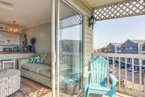 Apartment (1 Bedroom) | Interior - Pool & Hot Tub Access: Beachside Galveston Condo! (Galveston)