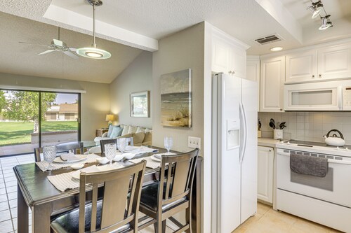 Golf & Swim: Country Club Condo in Palm Desert