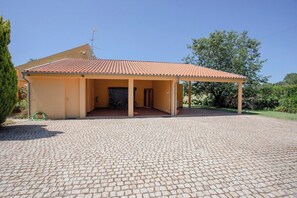 Apartment | 4 bedrooms, Internet