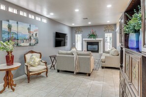 Interior - 4 Mi to Las Vegas Strip: Home w/ Covered Patio! (Las Vegas)