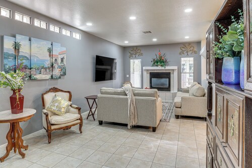 4 Mi to Las Vegas Strip: Home w/ Covered Patio!