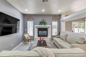 Interior - 4 Mi to Las Vegas Strip: Home w/ Covered Patio! (Las Vegas)