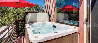 5 Mi to Powder Mtn: Multi-level Charmer w/ Hot Tub