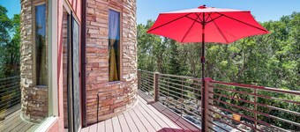 5 Mi to Powder Mtn: Tuscan Mountain Retreat