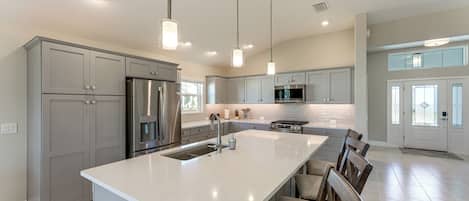 House (3 Bedrooms) | Interior