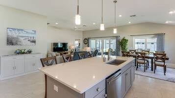 House (3 Bedrooms) | Interior