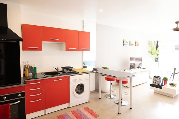 Horno, utensilios de cocina