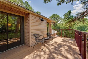 House (2 Bedrooms) | Interior - 0.5 Mi to Table Rock Lake: Ozark Mountains Cabin (Kimberling City)