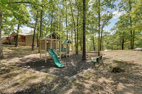 House (2 Bedrooms) | Interior - 0.5 Mi to Table Rock Lake: Ozark Mountains Cabin (Kimberling City)