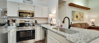 Table Rock Lake Condo 3 Mi to Boat Ramp!