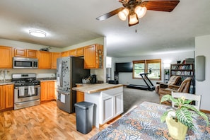 House (3 Bedrooms) | Interior