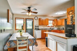 House (3 Bedrooms) | Interior