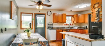 2 Mi to Turtle Creek Casino: Home w/ Game Room!