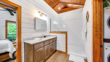 House (1 Bedroom) | Interior