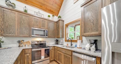 Fire Pit & Hot Tub: Couples Retreat in Broken Bow