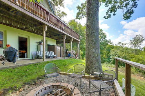 Deck, Fire Pit, Games: Family Escape Near Boone