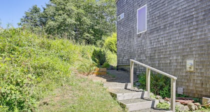 Walk to Ocean! Forested Oregon Coast Getaway