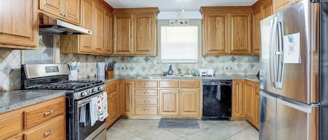 House (3 Bedrooms) | Interior