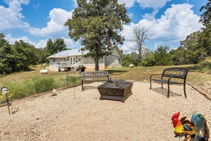 Interior - Fire Pit Retreat Near Spring River (Hardy)