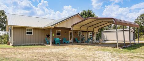 Fachada de la propiedad