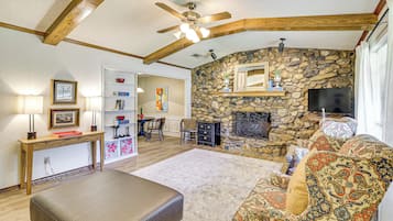 House (2 Bedrooms) | Interior