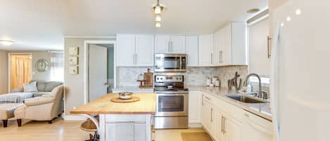 House (3 Bedrooms) | Interior
