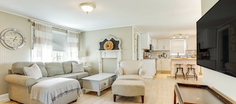 Pet Friendly w/ Yard: 1 Mi to Wilson State Park