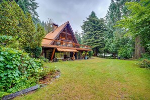 House (2 Bedrooms) | Interior - Explore Mt St Helens: A-frame Chalet w/ Deck! (Ariel)