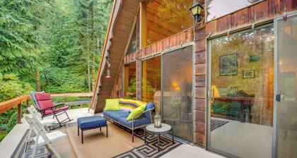 Explore Mt St Helens: A-frame Chalet w/ Deck!