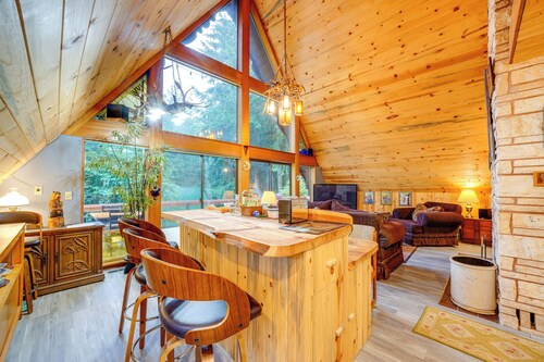 Explore Mt St Helens: A-frame Chalet w/ Deck!