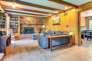 House (4 Bedrooms) | Interior