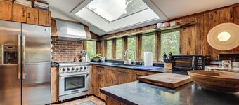 Bedford Retreat: 15 Mi to Long Island Sound