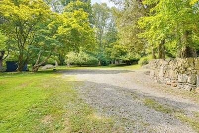Bedford Retreat: 15 Mi to Long Island Sound