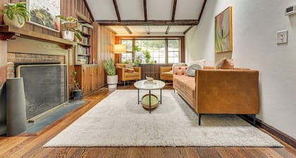 15 Mi to Long Island Sound: Bedford Winter Retreat