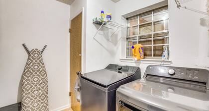 Family Getaway on 4 Acres in Mineola!