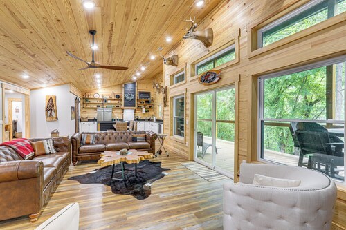 Relax on the River: Modern Mountain View Escape!