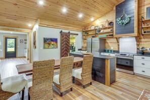 House (4 Bedrooms) | Interior - Relax on the River: Modern Mountain View Escape! (Mountain View)