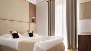 Unclassified image, 4 of 13, button - Amazing Apartment - 2br/6p - Nation (Paris)
