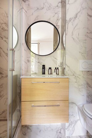 Apartment | Bathroom