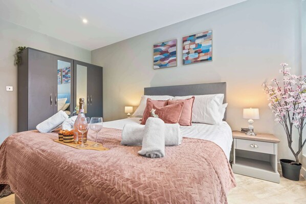 1 chambre, fer et planche à repasser, Wi-Fi, literie fournie
