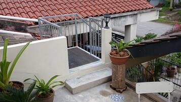Rumah, 3 kamar tidur, balkon, pemandangan gunung | Balkon