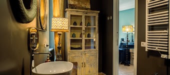 Elegance and comfort in the country's most central historic building