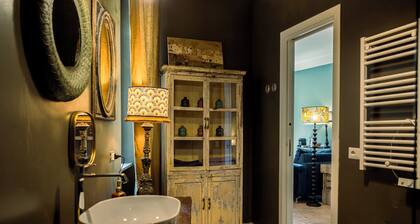 Elegance and comfort in the country's most central historic building