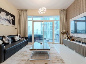 TV, stereo - Dubai Marina, Jacuzzi, Perfect for Groups & Family (دبي)