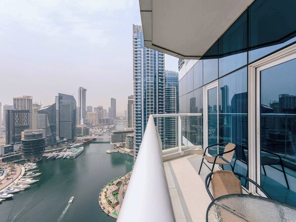 Property grounds - Dubai Marina, Jacuzzi, Perfect for Groups & Family (دبي)