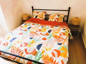 2 bedrooms, iron/ironing board, free WiFi, bed sheets - Large T3 apartment Plouescat ** France (Plouescat)