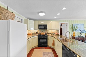 Fridge, oven, stovetop, dishwasher