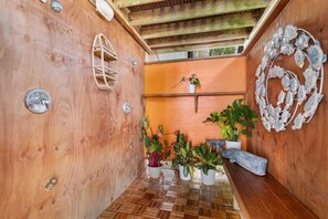 Interior - The Gatsby House 8 Bedrooms (Garden City Beach)