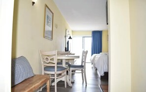 1 bedroom, WiFi, bed sheets - OCEANFRONT Condo right in Myrtle Beach! (Myrtle Beach)