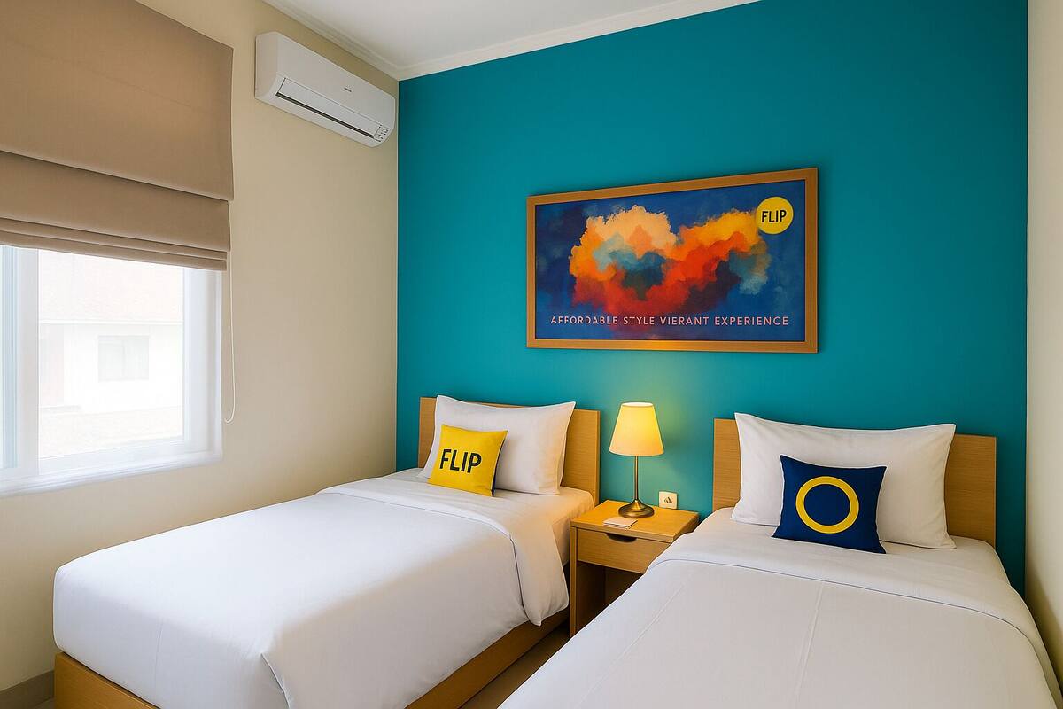 Flip Twin Room | Desk, WiFi (free)